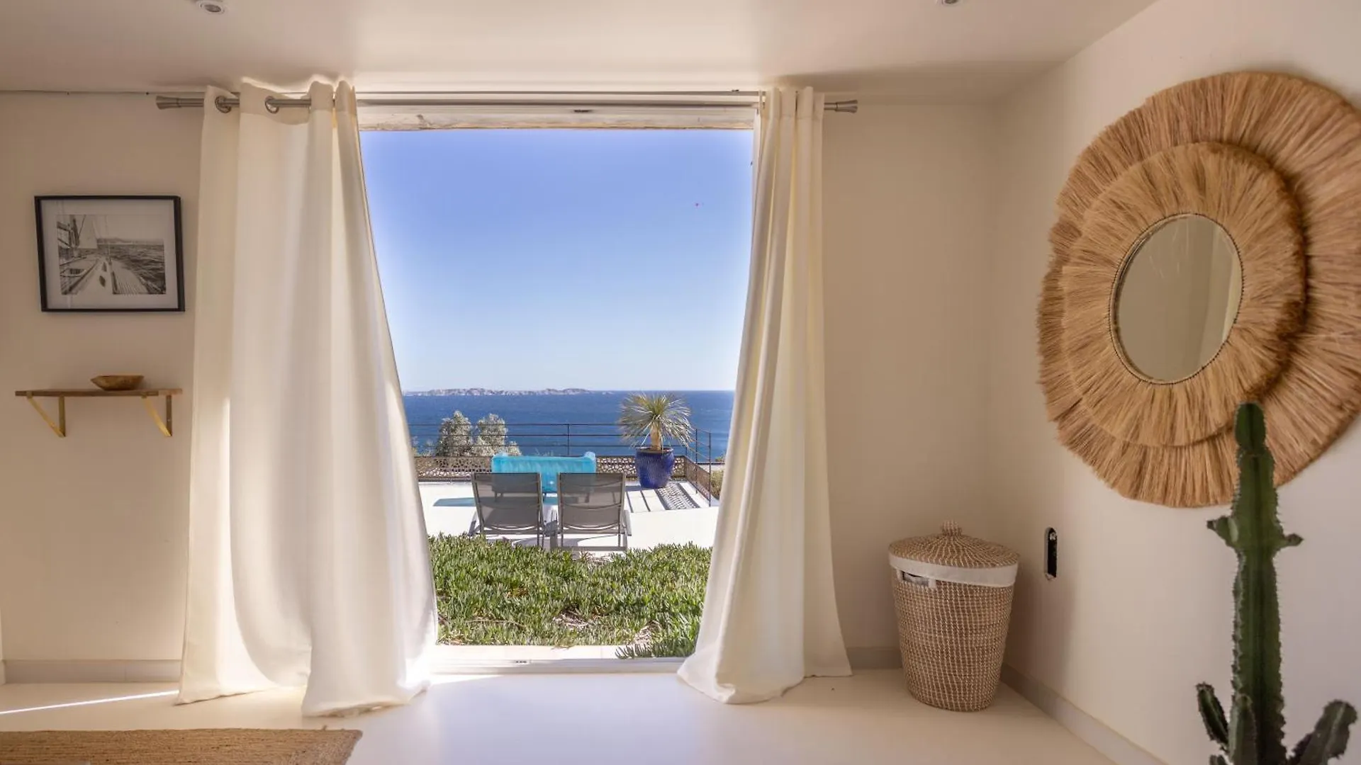 Guest house Les Suites Love 3 Spa Vue Mer Piscine Marseille